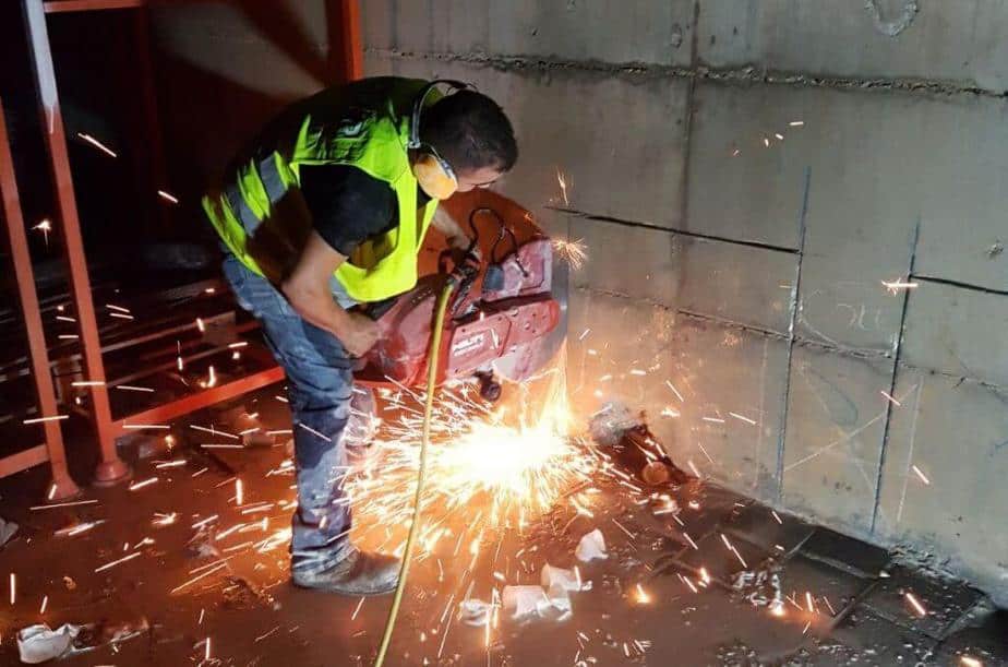 ניסור בטון ידני